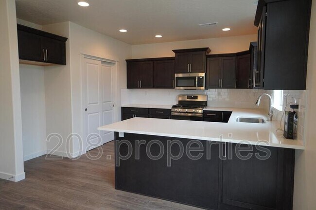 Photo - 10236 W Achillea St