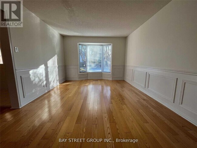 Photo - 342 Carrier Ln