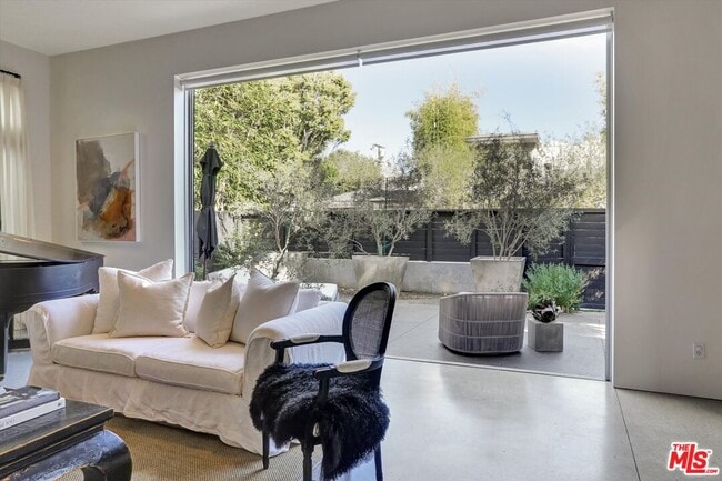 Photo - 2425 Clement Ave