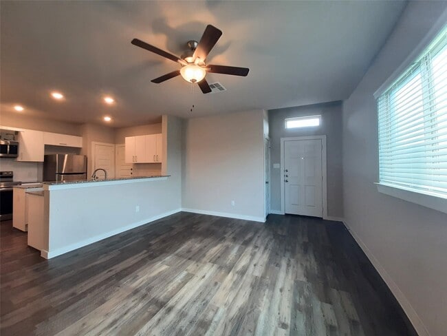 Photo - 9877 Grosbeak Ln