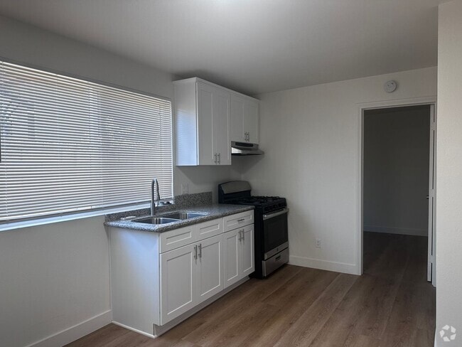 Building Photo - HEC-1 Unit HEC-1 Rental