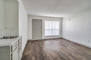 2BR, 1BA - 846SF