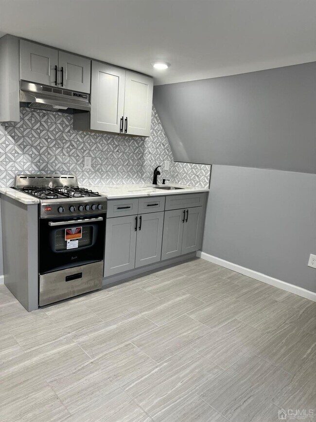 43 Frederick Terrace Apartment Unit 3 Irvington, NJ