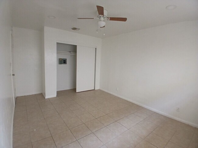 162 W Alamo St Unidad B