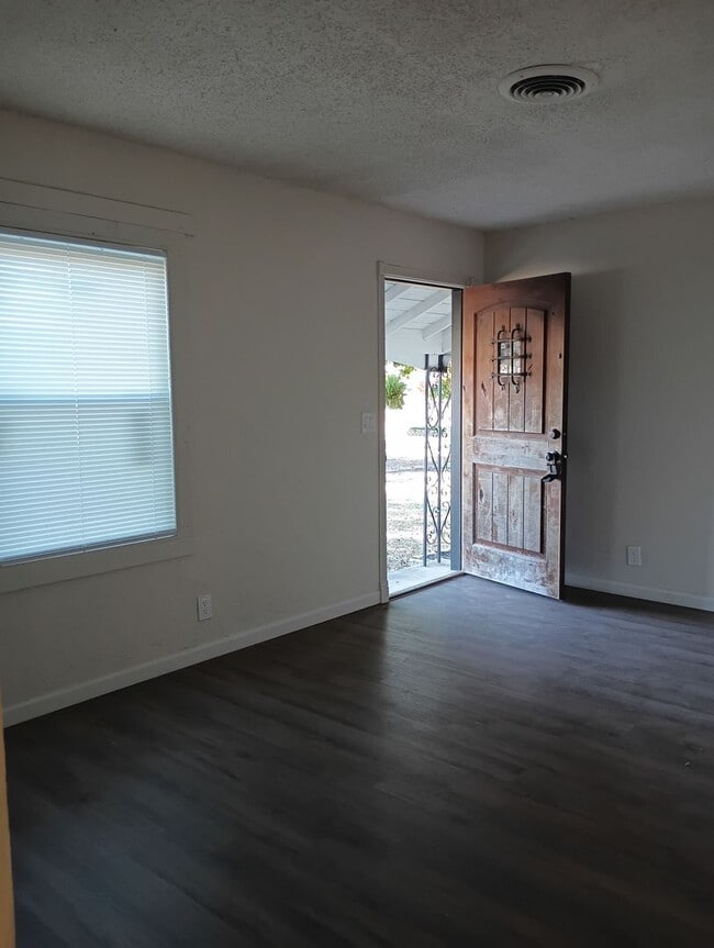 Photo - New Remodel- HOLIDAY SPECIAL- FIRST FULL M...