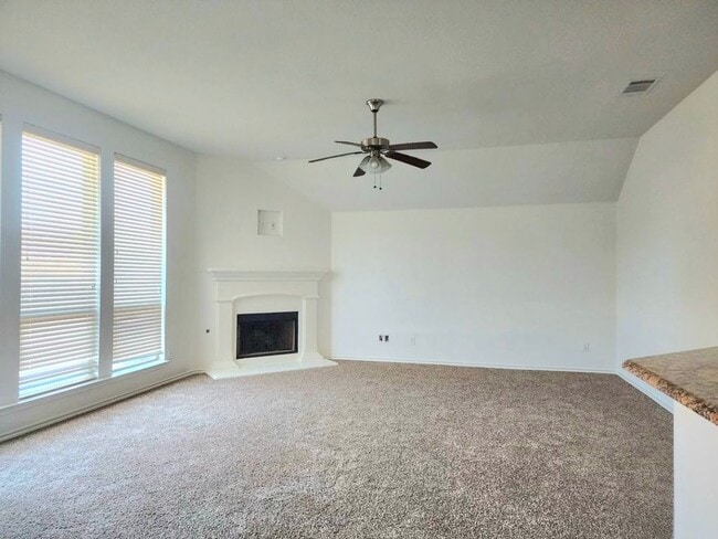 Photo - 2401 Silverthorn Ct