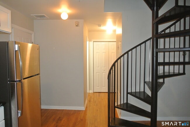 Photo - 680 Boston Post Rd
