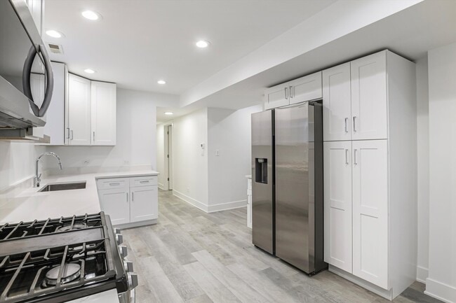 Photo - 2316 W Augusta Blvd Unit GF