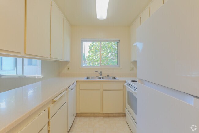 Photo - La Hacienda Apartments