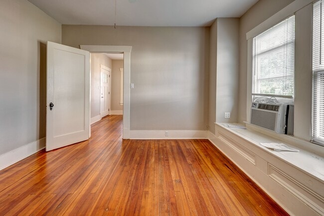 Photo - 115 Goldenrod St