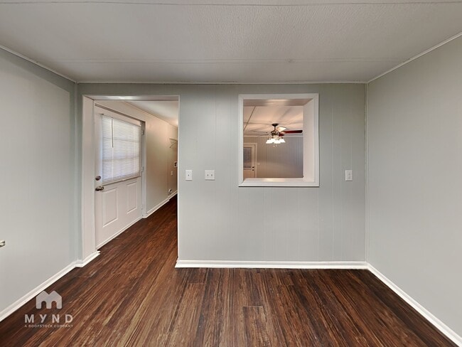 Photo - 3925 Maggie Dr SE