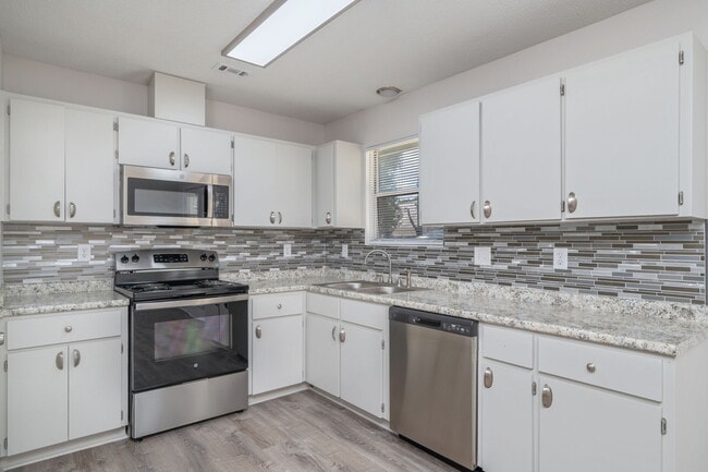 Photo - 126 Camellia Pl