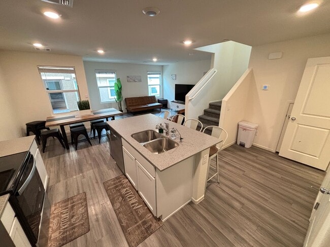 Photo - Gorgeous 3Bed/2.5Bath/2Car Townhome located in Southwest Las Vegas- Make the Move for Less: $300 ...