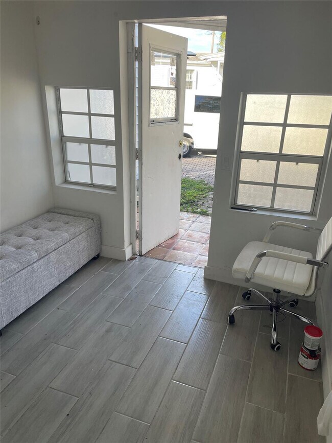 Photo - 8508 SW 16th Ct