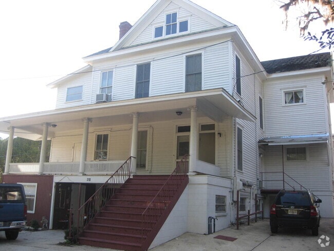 Building Photo - Midtown Studio Rental