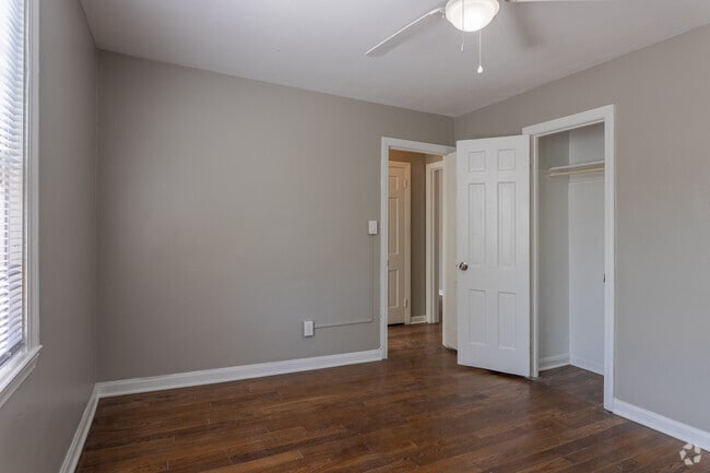 2BD, 1BA - 700SF