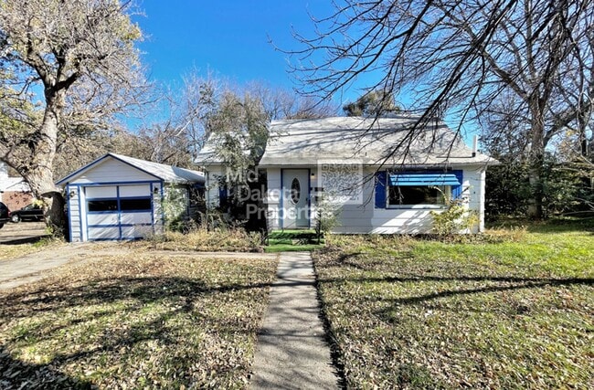 Building Photo - 420 S Duff St