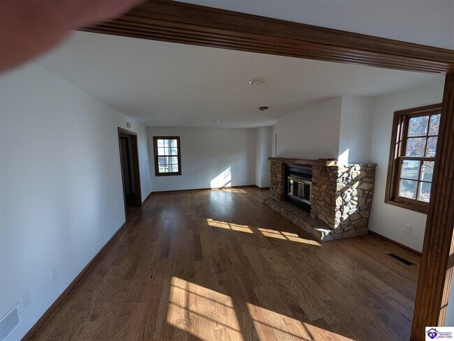 Photo - 697 St Andrews Rd