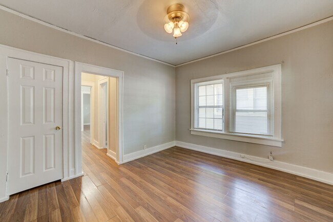 Photo - N Rosedale Ave Duplex Unit 219 B