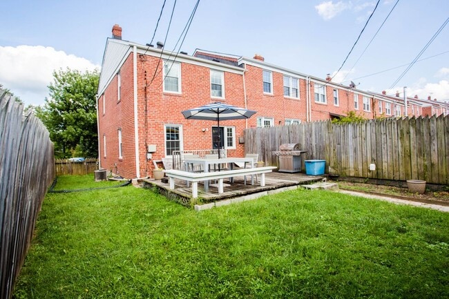 Photo - 978 Radcliffe Rd