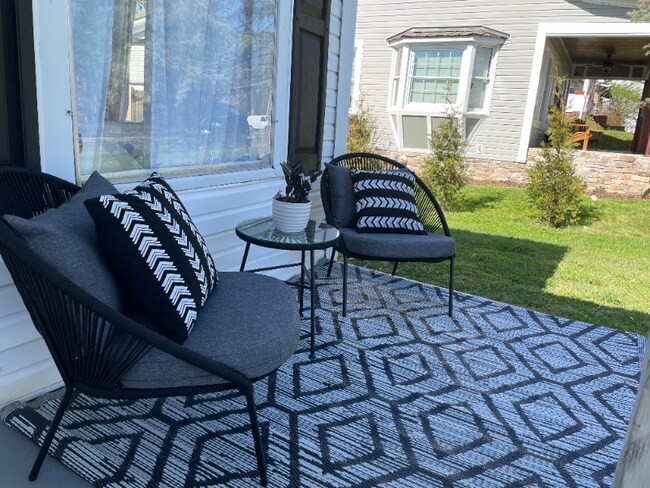 Photo - 1007 E Unaka Ave Unit 2