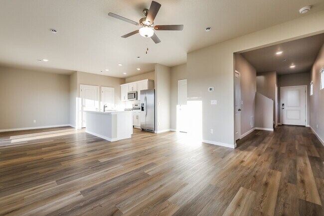 7244 Crystal Ave