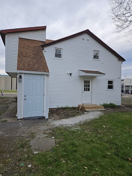 Photo - 120 Henry St Unit 2