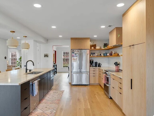 Photo - 1304 Lawrence Ave