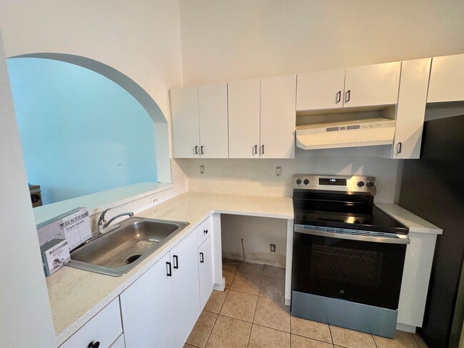 Photo - 3415 NE 9th Dr Unit #202