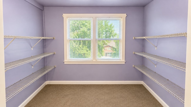 4646 W Addison St Unit 3W