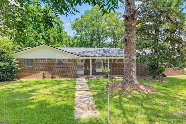Building Photo - Fully Renovated 4 Bed / 2 Bath in Bay Mine... Rental