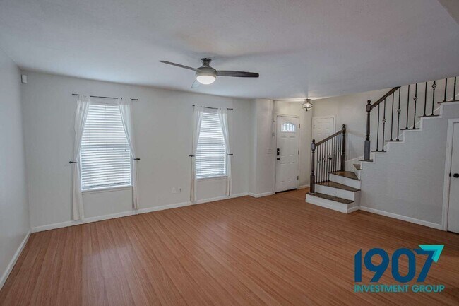 Photo - 616 Redstone Ave