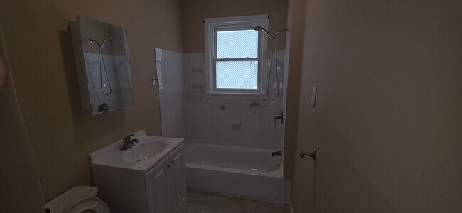 Photo - 105 6th St Unit 3