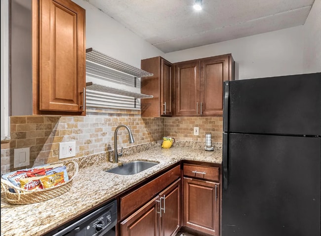 Photo - 1835 E Don Carlos Unit 109