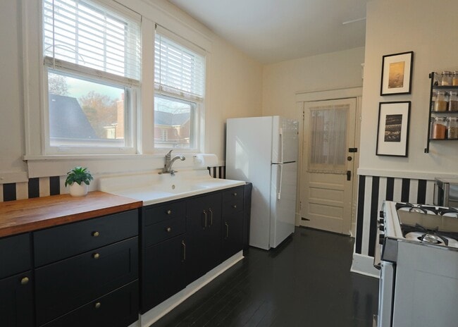 Photo - 1720 Harbert Ave