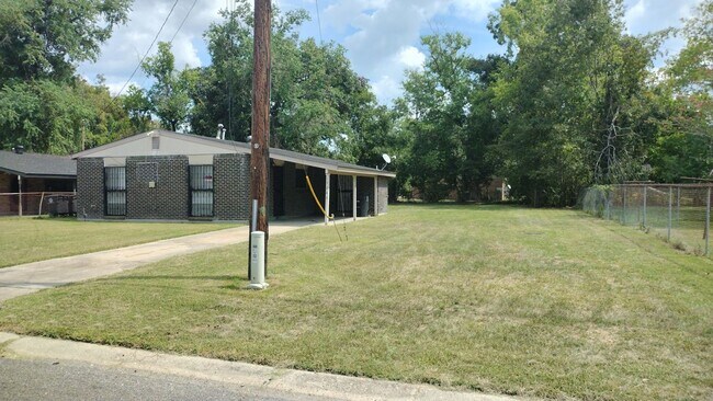 Photo - 12246 Palmyra Dr