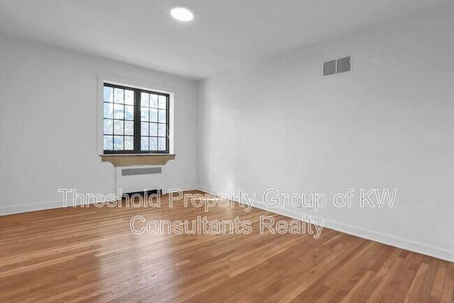 Photo - 451 E Town St Unit 209