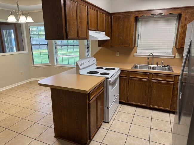 Photo - 210 Deerwood Ln