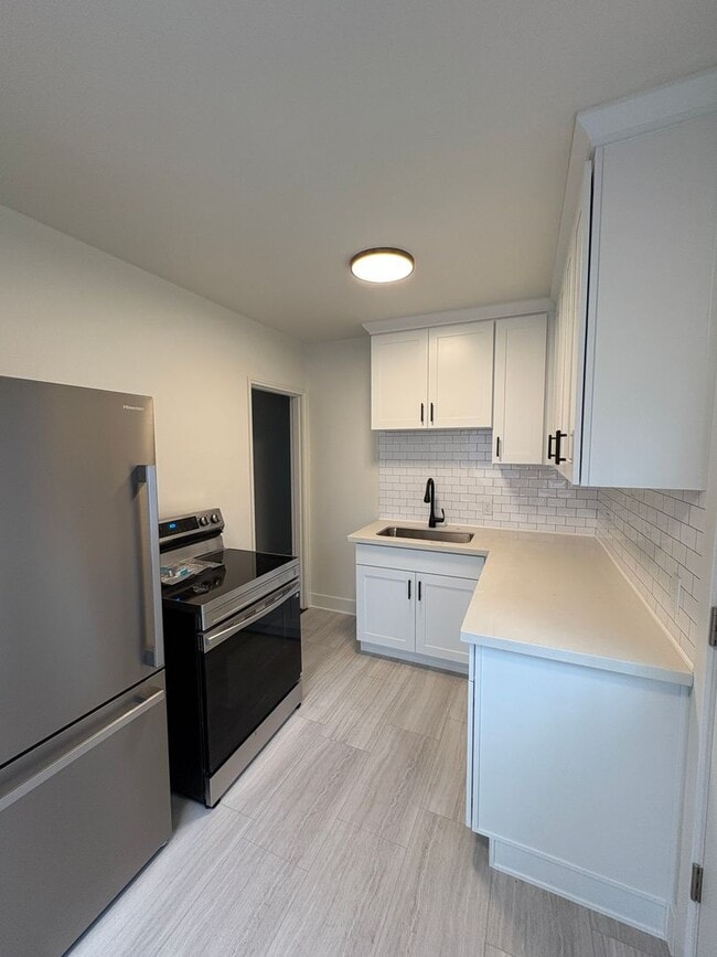Photo - Ballard Beauty, 2 bed 2 bath Remodel with two entrances.