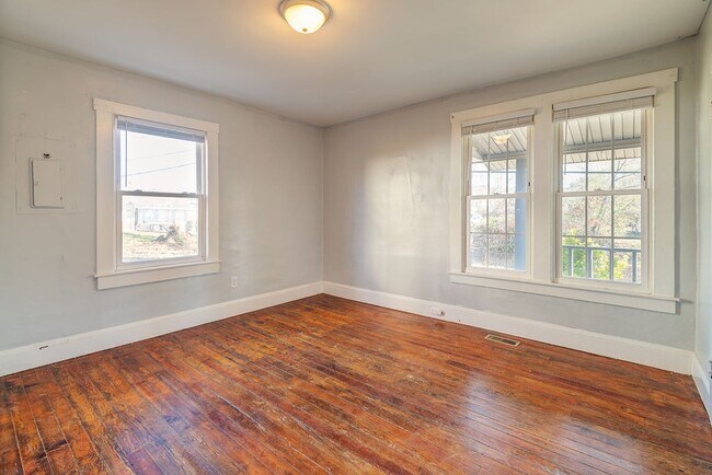 Photo - 15 Michigan Ave