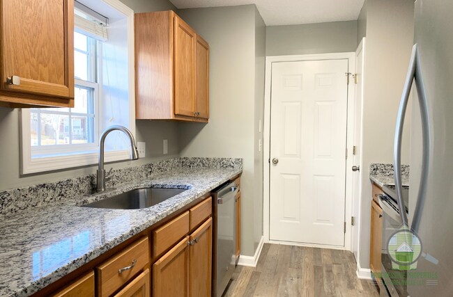 Photo - 516 Glenlea Ln