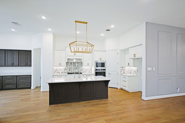 Photo - 1438 Oaklawn Dr