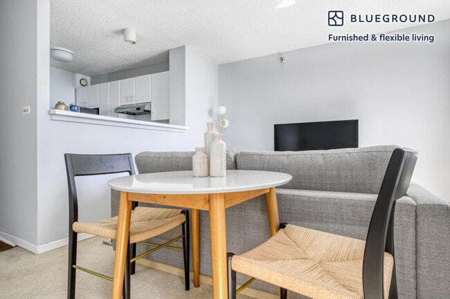 Photo - 445 E Ohio St Unit FL24-ID406