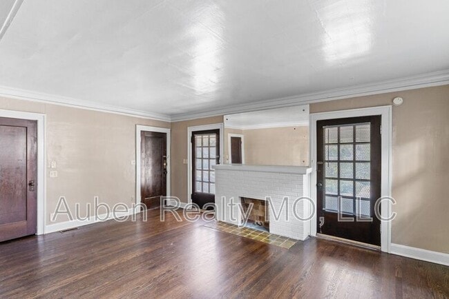 Photo - 5303 Charlotte St Unit 1