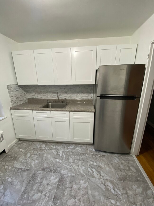 Photo - 30 E Henry St Unit 3