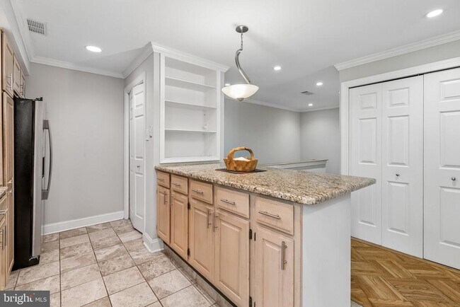 Photo - 1740 Oakwood Terrace
