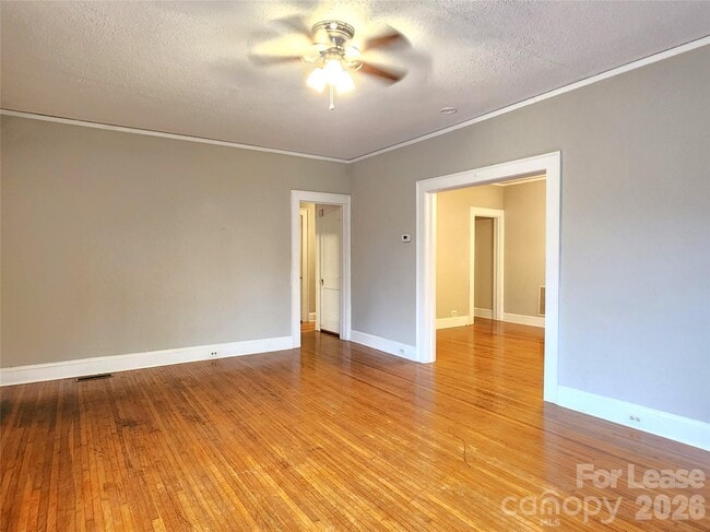 Photo - 337 N 9th St