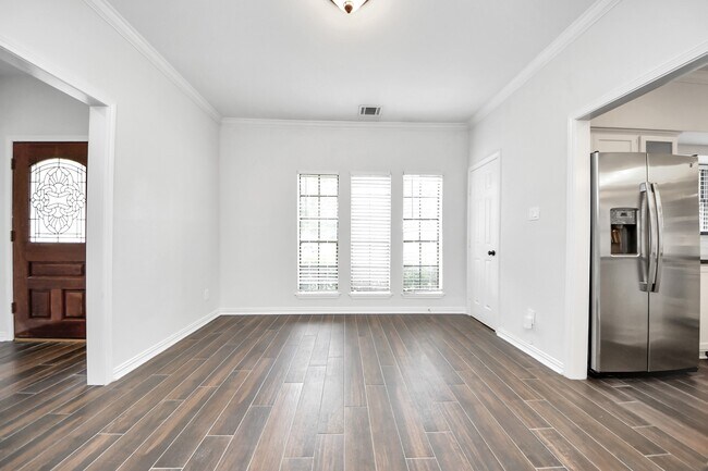 Photo - 5310 Oak Cove Dr