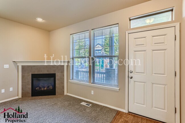Photo - Stunning End-Unit Townhouse with Over 1,40...