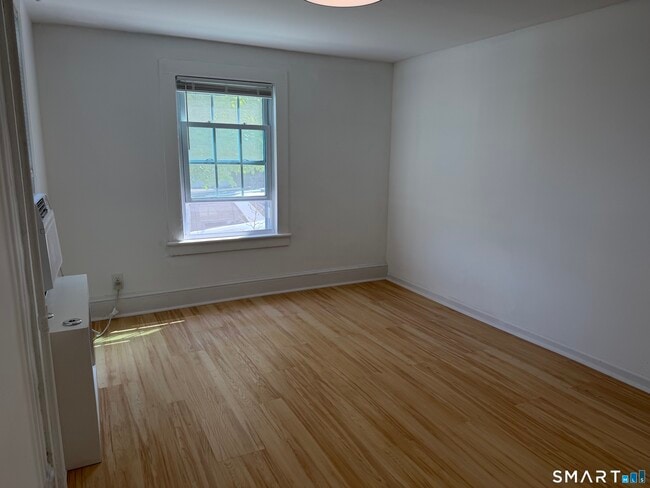 Photo - 72 West Ave Unit B